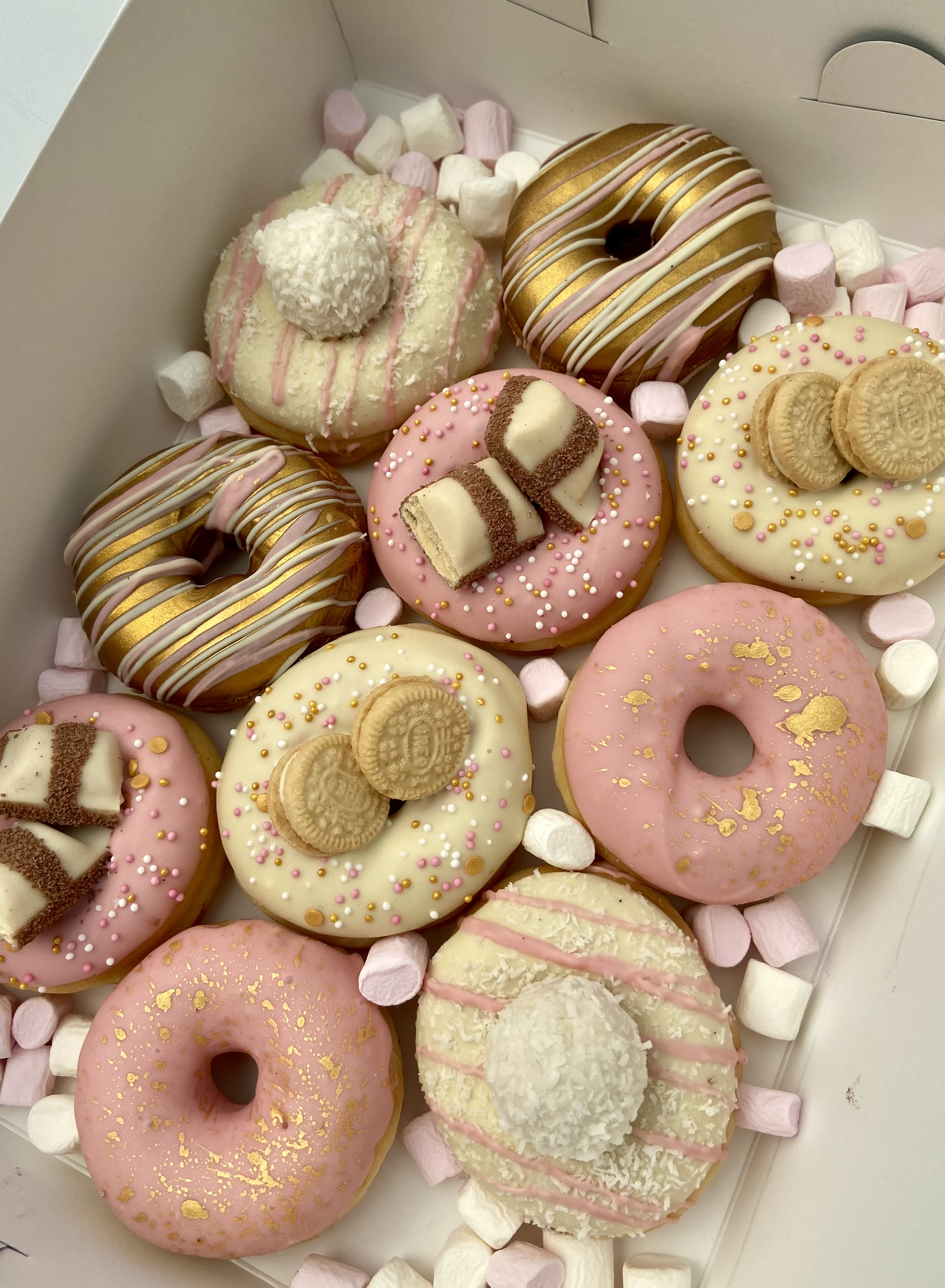 goud roze donuts 
